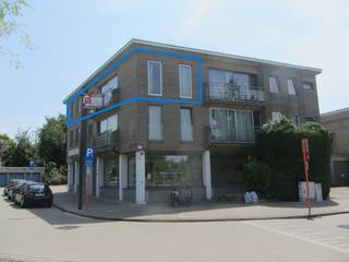 In een rustige straat nabij Fort 4 en het station Oude God in Mortsel vinden we dit ruime en lichtrijke appartement van 85 m², gelegen op de tweede...