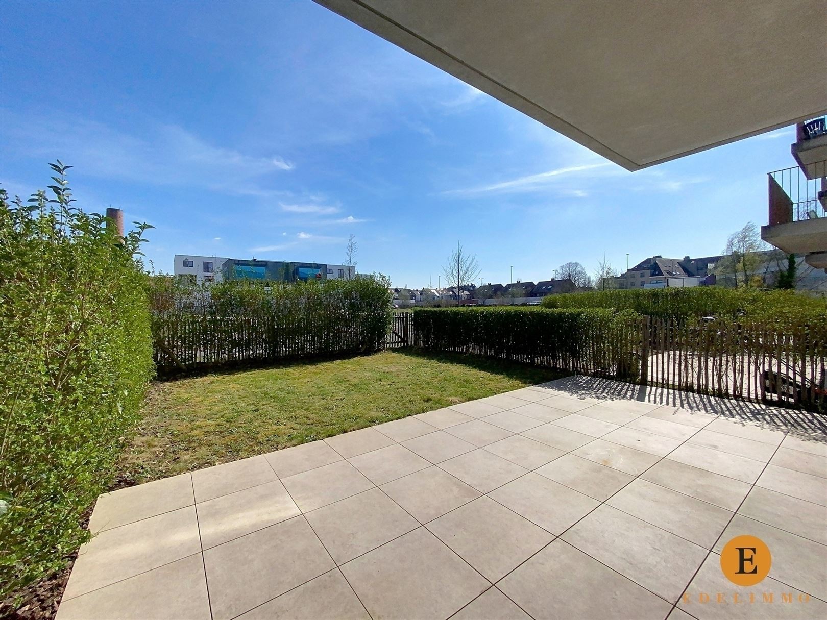 Modern gelijkvloers appartement met tuin en autostaanplaats. - foto 4