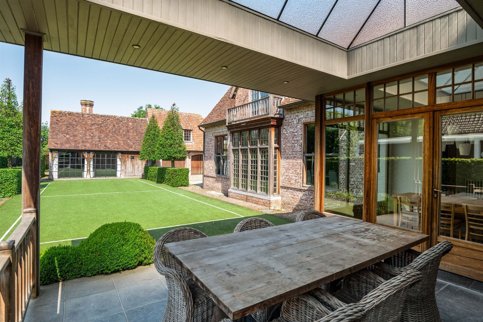 Karaktervolle villa in Engelse Cottage stijl met bijgebouwen nabij het centrum  - foto 4