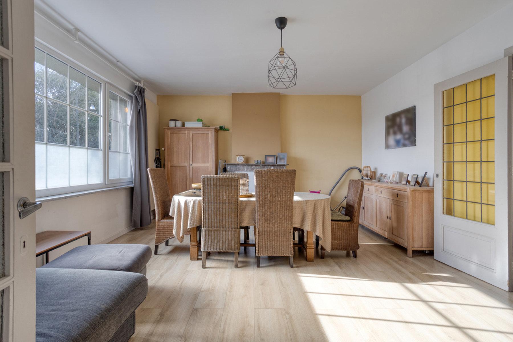Ruime halfopen bebouwing op een strategische locatie. - foto 3
