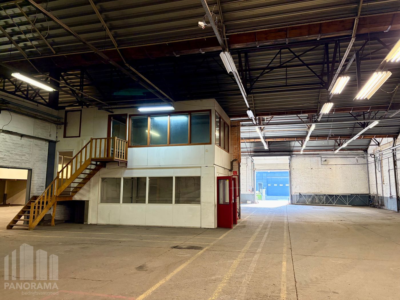 Magazijnruimte van 1.650 m² op gunstige ligging in Sint-Truiden - photo 4