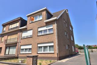 <p><span>Gezellig appartement op wandelafstand van het stadscentrum van Kortrijk. </span></p><p><span> </span></p><p><span>Het appartement bestaat uit 2 slaapkamers, een ruime woonkamer, open keuken, badkamer, berging en een leuk terras.</span></p><p><span> </span></p><p><span>Bij het appartement is tevens een garage inbegrepen.</span></p><p><span> </span></p><p><span>Kortom, een appartement dat zeker het bezoeken waard is!!</span></p>