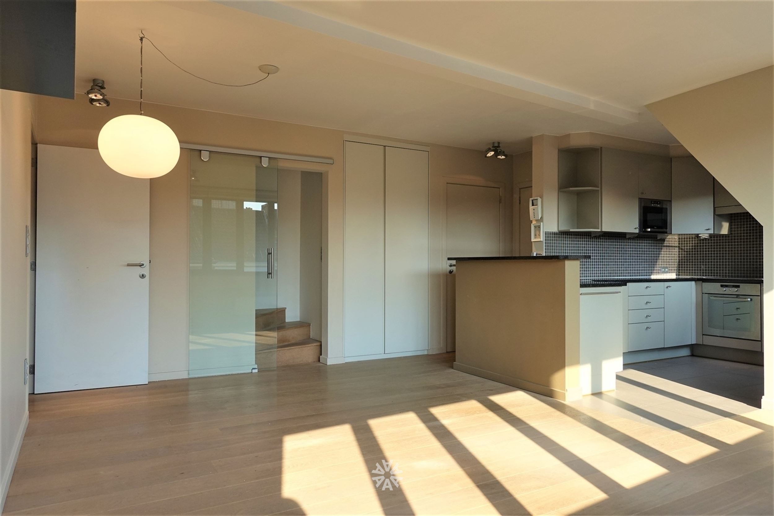 Duplex appartement met ruim terras en parkeerplaats te huur in Gent - foto 3