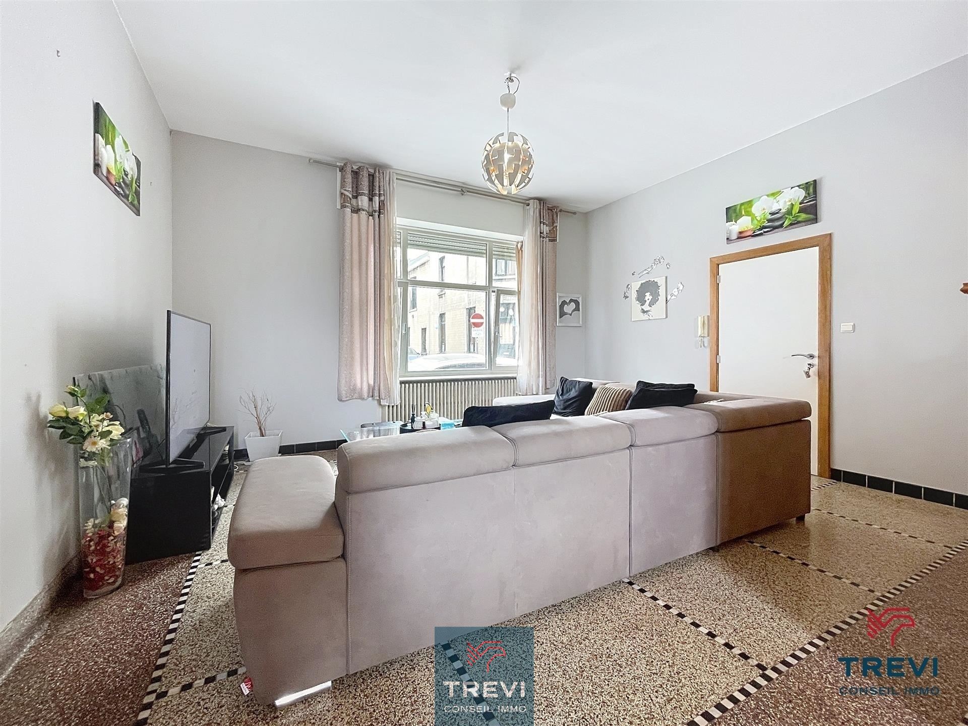 Bel appartement rénové 2ch offrant de beaux volumes - photo 4