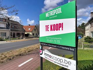 Bouwgrond halfopen bebouwing van 840 m2 + ca. 1,1 hectare achterliggend bebost perceel, grenzend aan een Park.Bijzonderheden: * Bouwgrond van ca. 14...