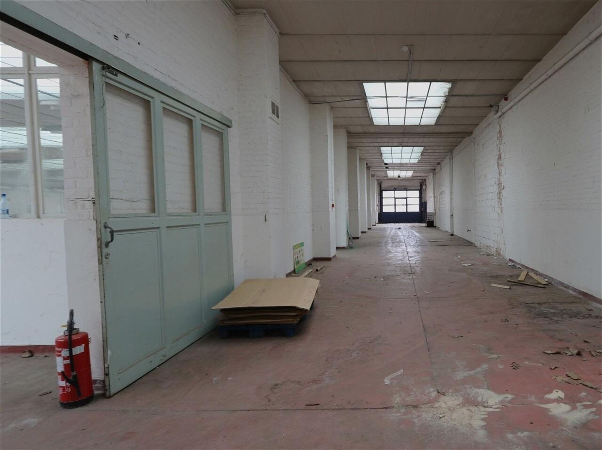 Magazijn van 2180m² ook opgesplits mogelijk - foto 4