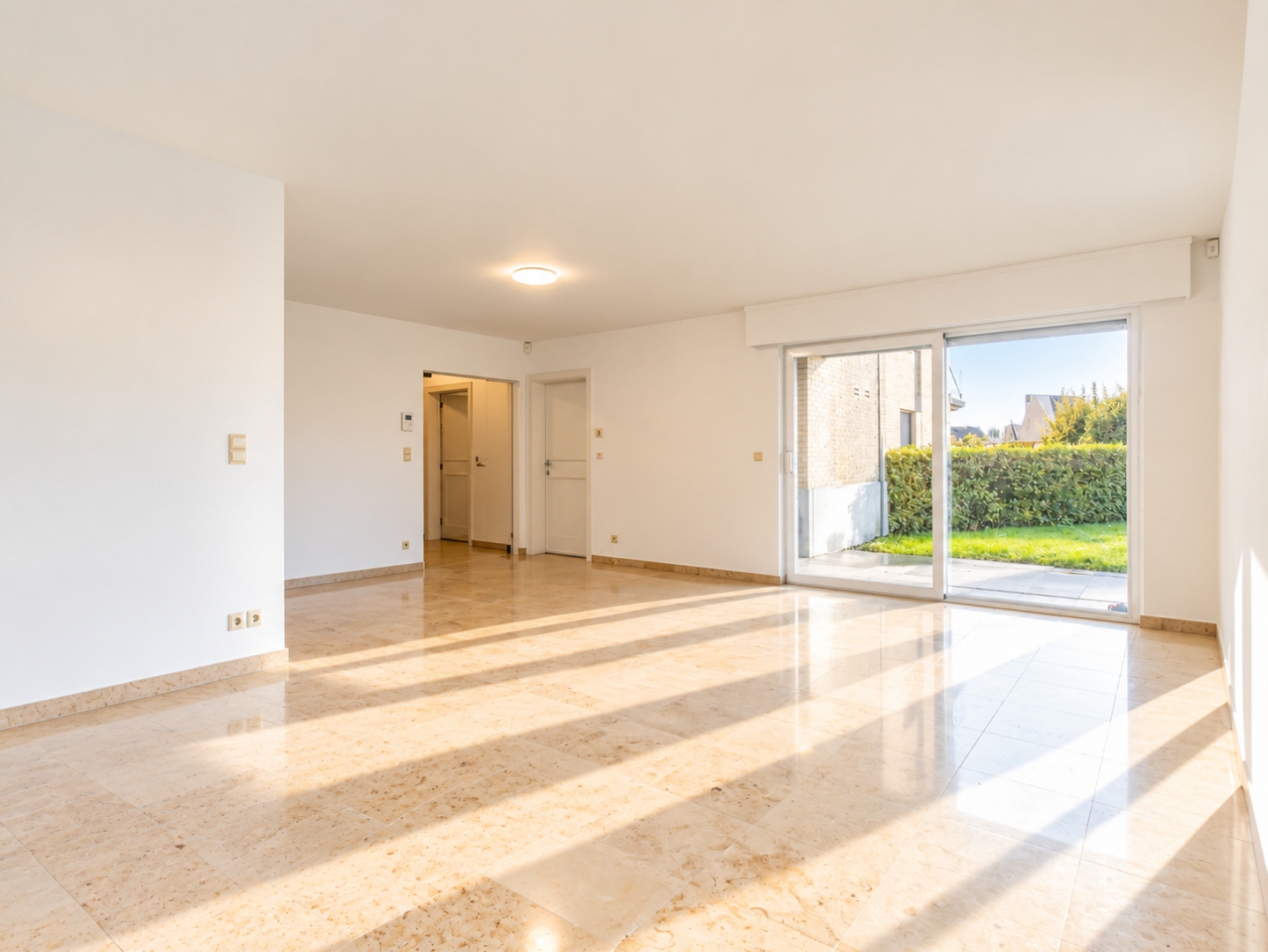 Te koop, zongericht gelijkvloers appartement met garage en tuin in Brakel - foto 4