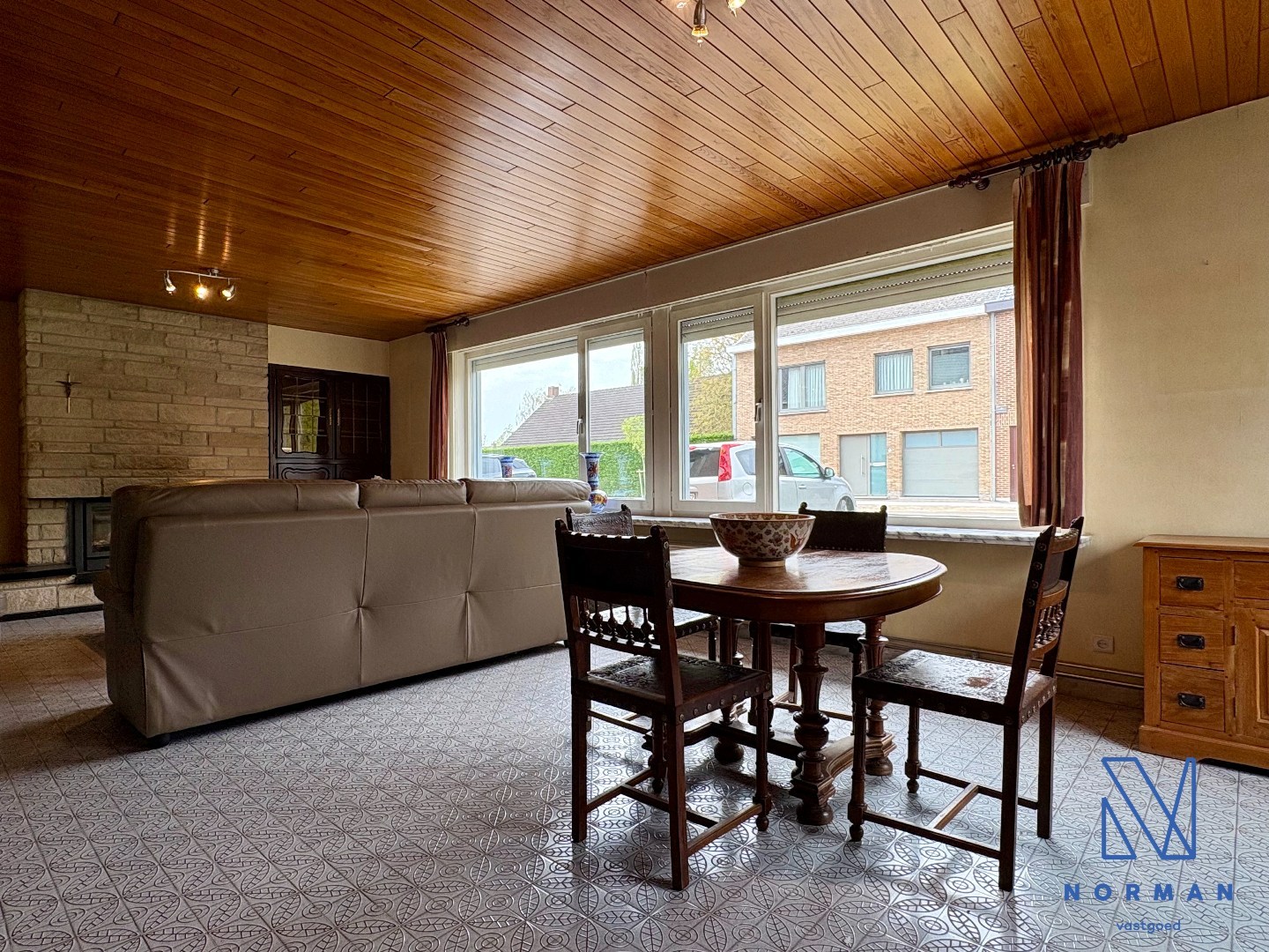 Grote hoekwoning te koop in de Bosmolens te Izegem met 3 slaapkamers, ruime tuin en een zolder met veel mogelijkheden. - foto 4