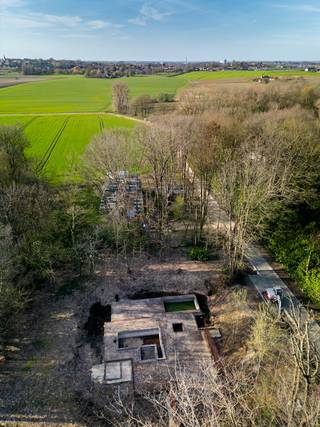 In het idyllische Bellegembos bevindt zich dit indrukwekkende perceel bouwgrond met een royale oppervlakte van ca. 2.287 m². Het betreft een...