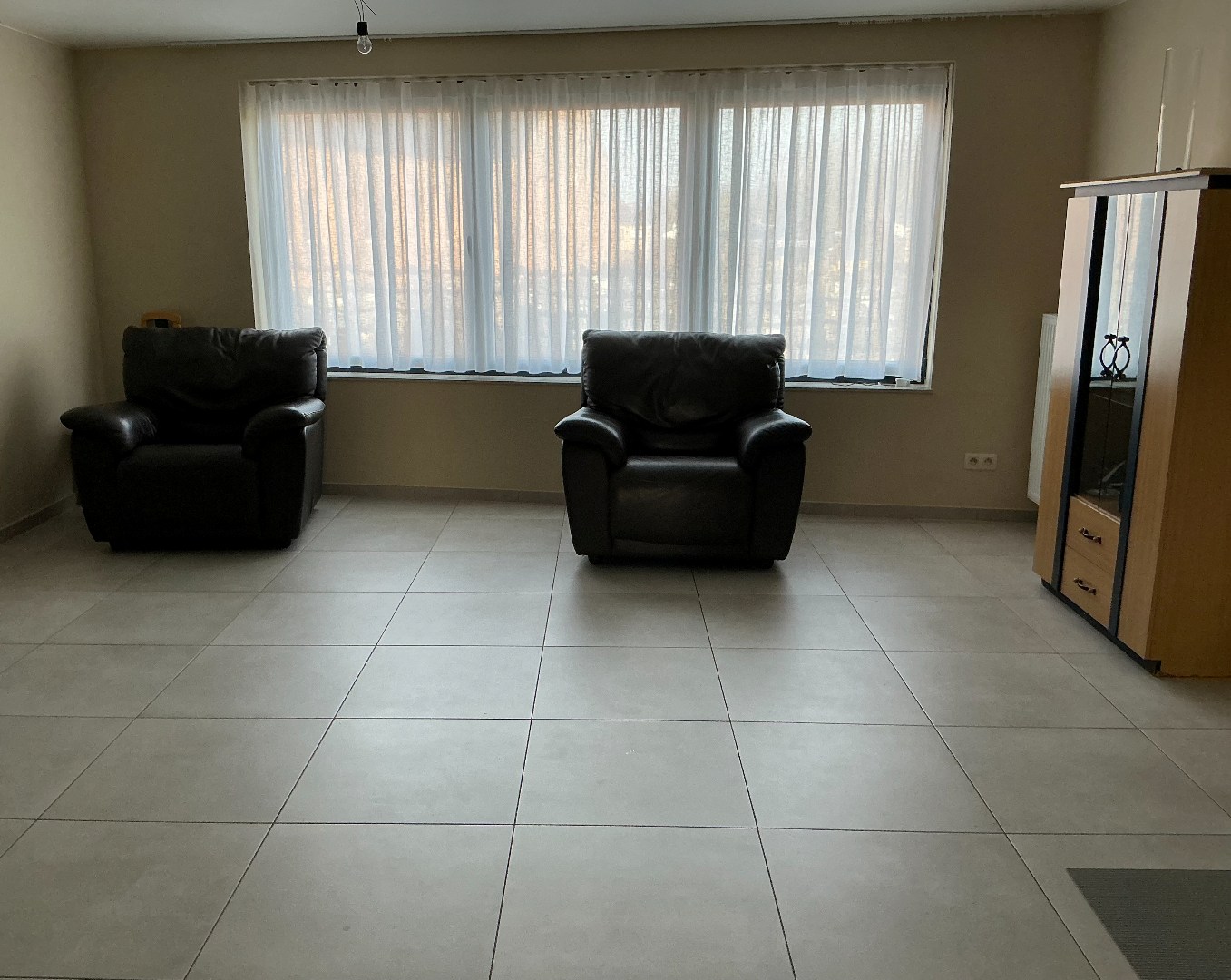 Nieuwbouwappartement met 2 slaapkamer op de Markt in Houthulst - foto 4