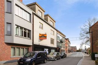 U zoekt een zeer ruime handelsgelijkvloers waar plaats van essentieel belang is ?Kom dan zeker kijken naar dit pand op een TOP-ligging over de kerk...