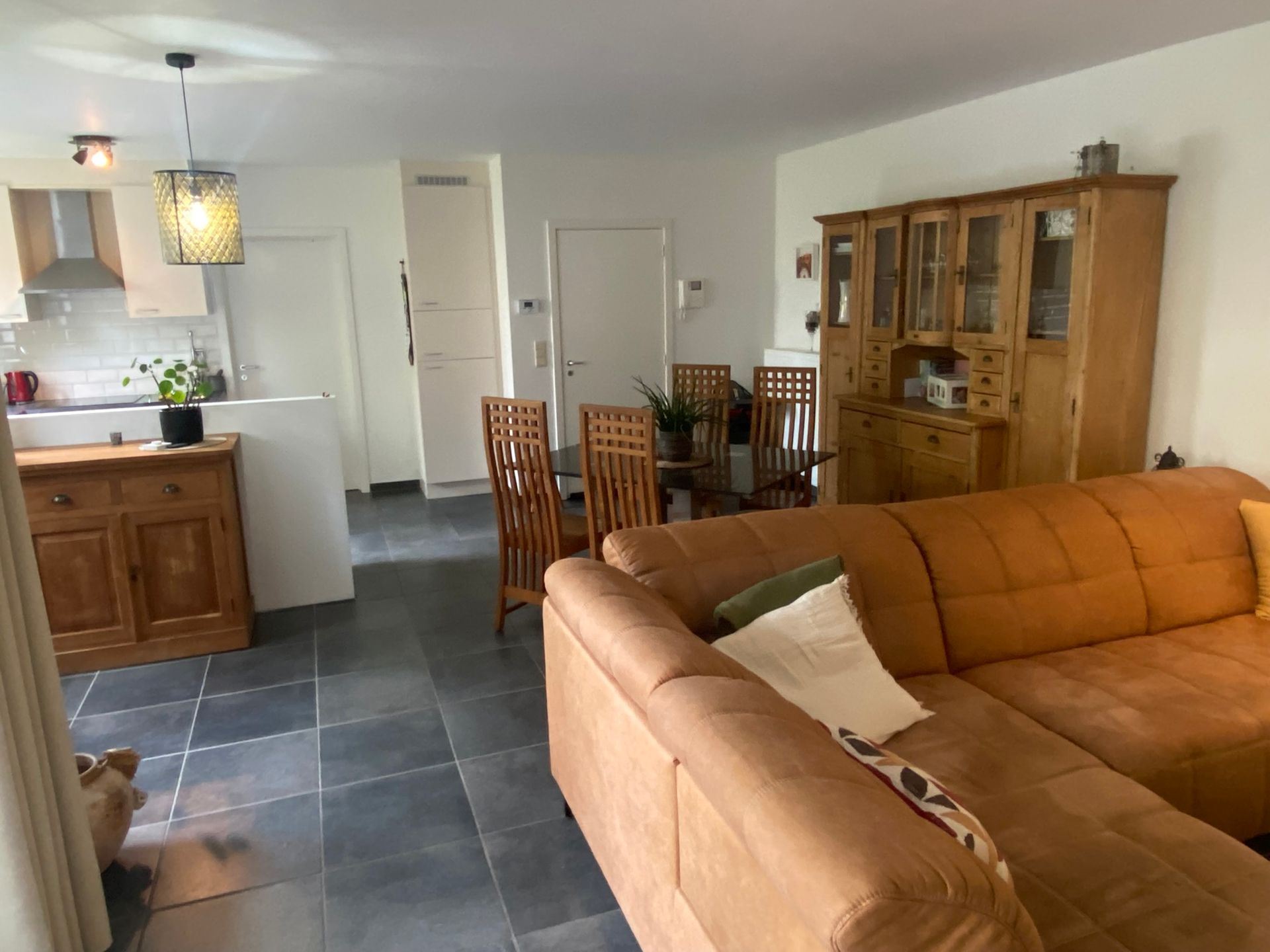 Ruim appartement met terras en autostaanplaats - foto 5
