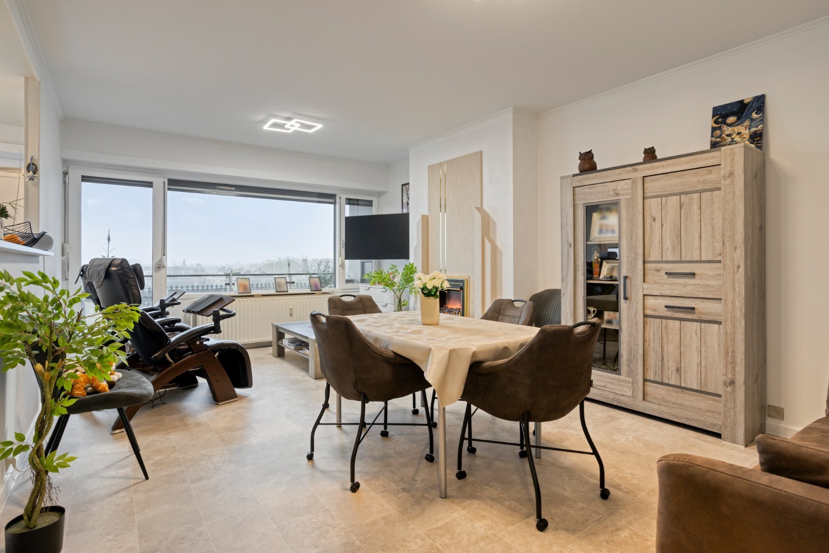Zeer mooi gerenoveerd appartement met 2 slaapkamers en garage! - foto 4
