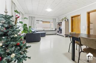 Te koop: ruim gesloten appartement in het hart van Lichtervelde, op wandelafstand van winkels, openbaar vervoer en belangrijke invalswegen. Dit...