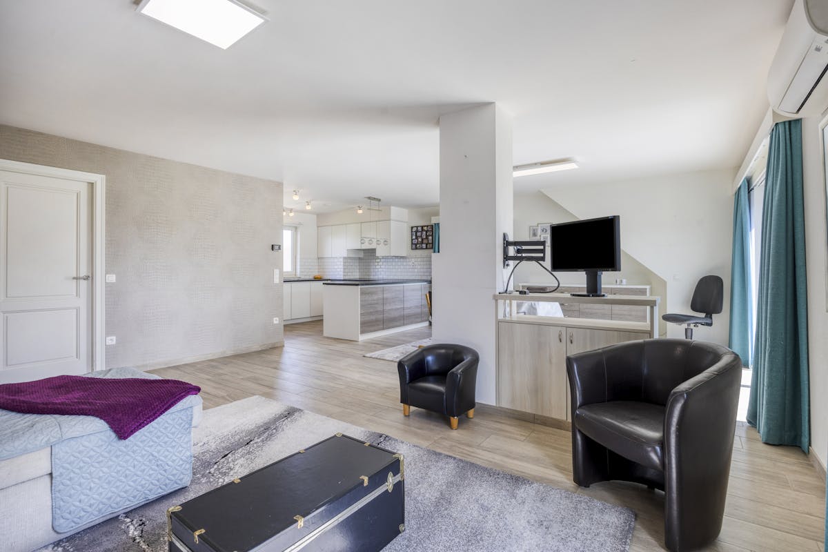 Riante woning te koop met veel potentieel voor diverse invullingen - foto 5