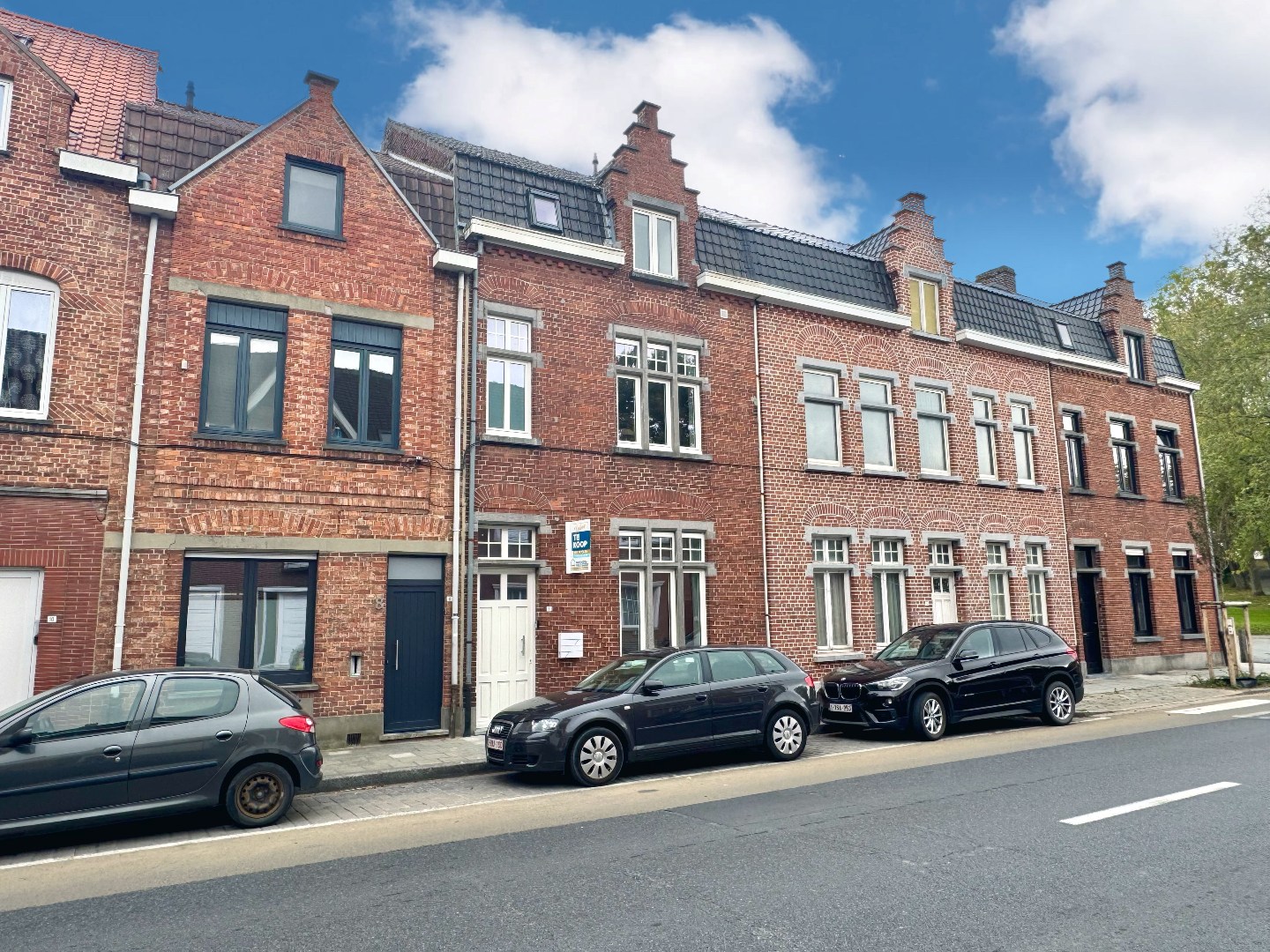 GERENOVEERDE WONING MET 4 SLPKS, 2 BADKAMERS, TUIN EN HUURGARAGE - foto 1