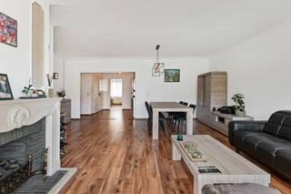 Dit aangenaam en lichtrijk appartement bevindt zich op de eerste verdieping van een verzorgd gebouw aan de Bikschotelaan. Een toplocatie:...