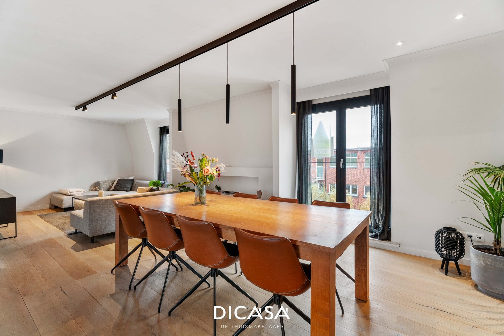 Instapklaar duplexappartement met 2 slaapkamers en ruim terras in hartje Roeselare - foto 3