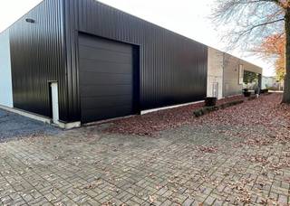 Magazijn 450m² te huur- magazijnen vanaf 300m² tot 7500m² te huur- opgesplitst, voorste deel- zeer goede locatie in de nabijheid van de...