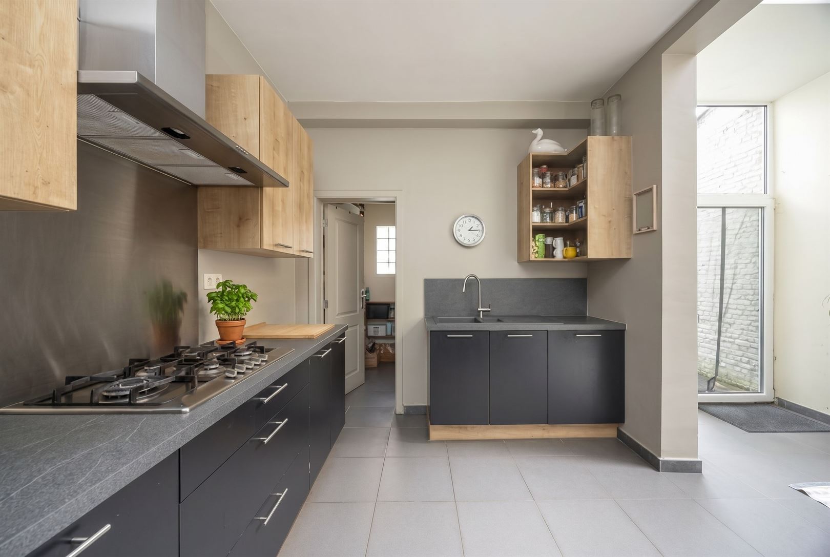 House for sale in Antwerp with 6 bedrooms - photo 5