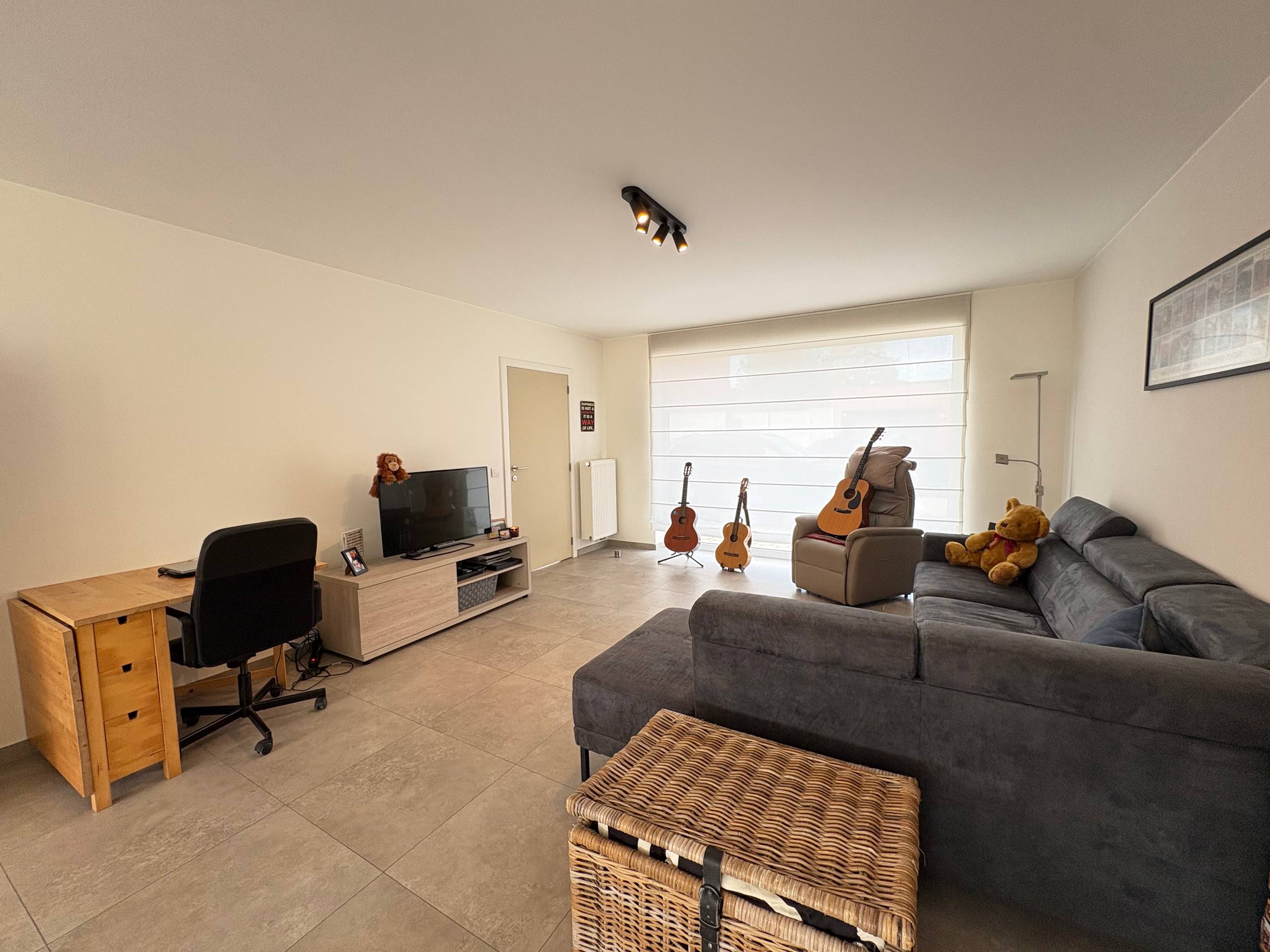 Woning met 4 slaapkamers + garage en uitweg - foto 5