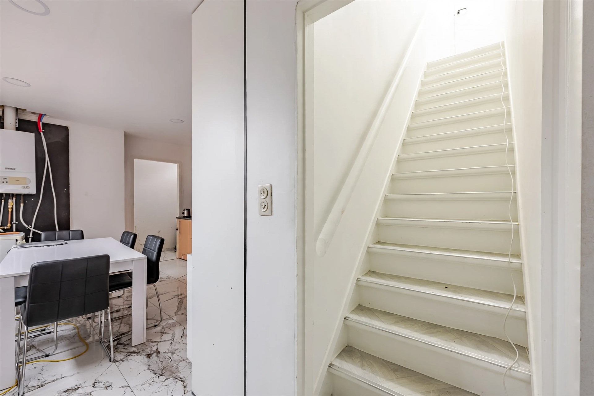 Ruime 4-Slaapkamerwoning in Temse. - foto 4