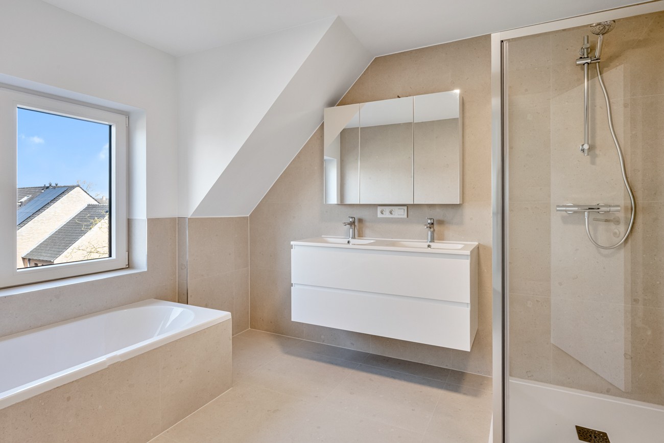 Volledig gerenoveerd appartement met een privé-tuin! - foto 5