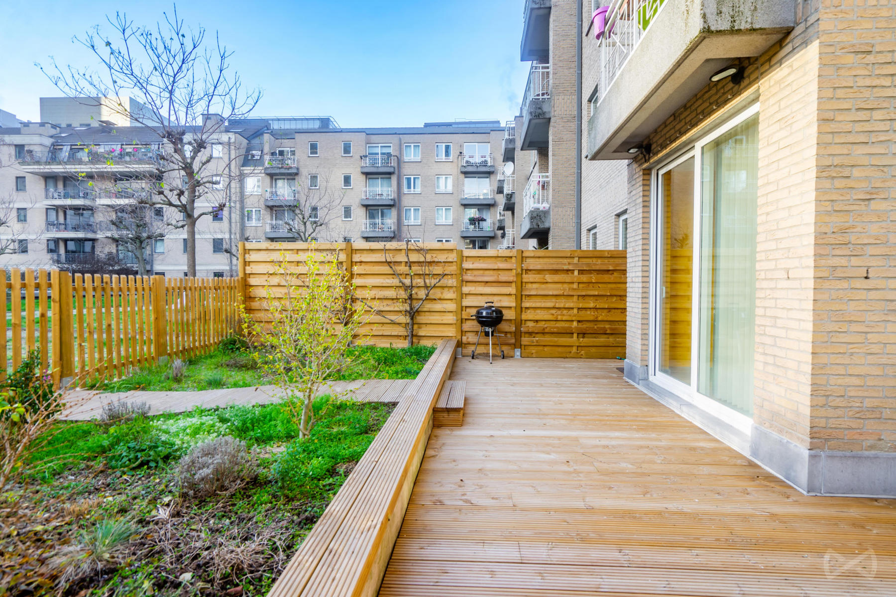 Prachtig appartement met terras! Parkeren VERPLICHT ! - foto 3