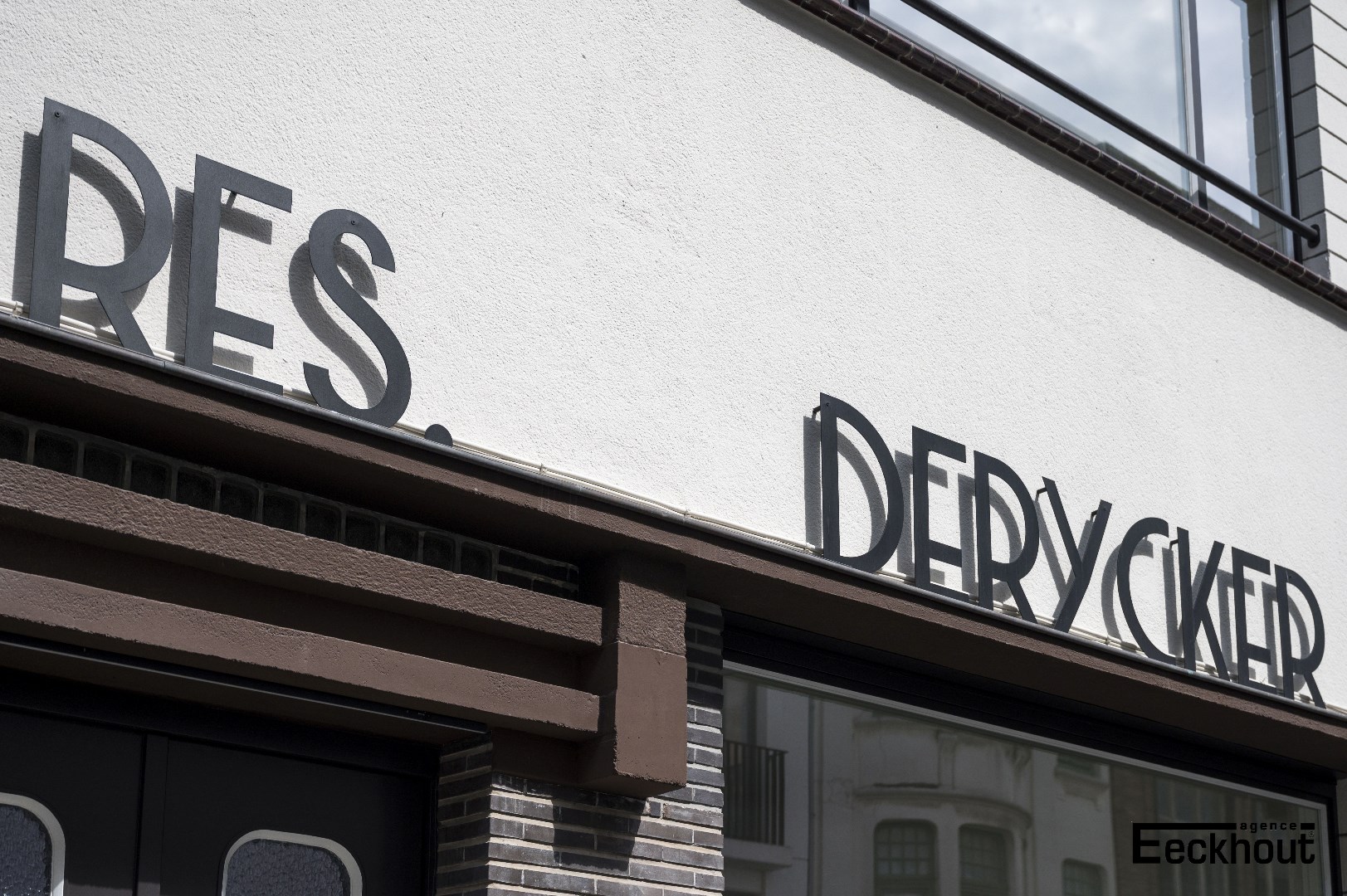 Instapklaar handelspand in de klassevolle vernieuwbouw 'Residentie Derycker'. - foto 3