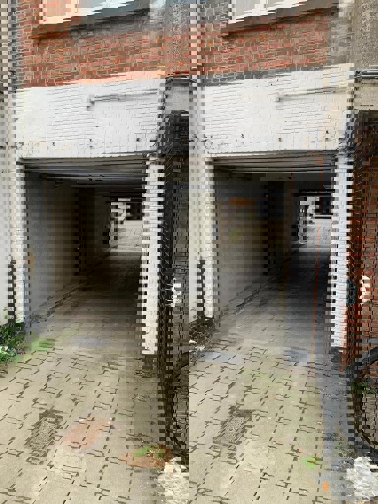 Uitstekend gelegen, gesloten garagebox van 20 m te Zellik - foto 3
