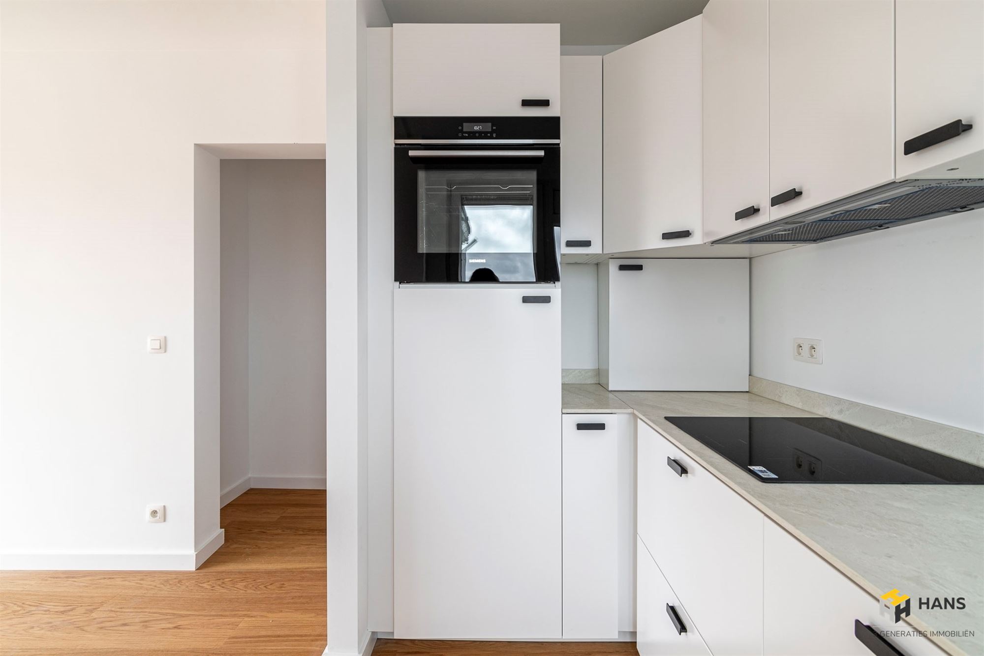 Gerenoveerd appartement (.60m²) met 1 slaapkamers + dressing/bureau en terras (3 m²) in Deurne. - foto 5