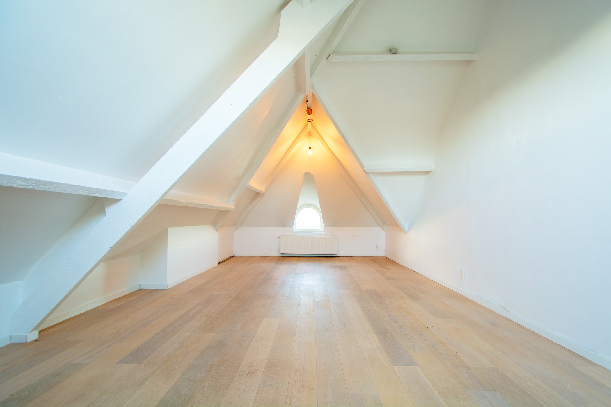 Handelspand met woonst te huur op toplocatie in Sint-Martens-Latem! - photo 4