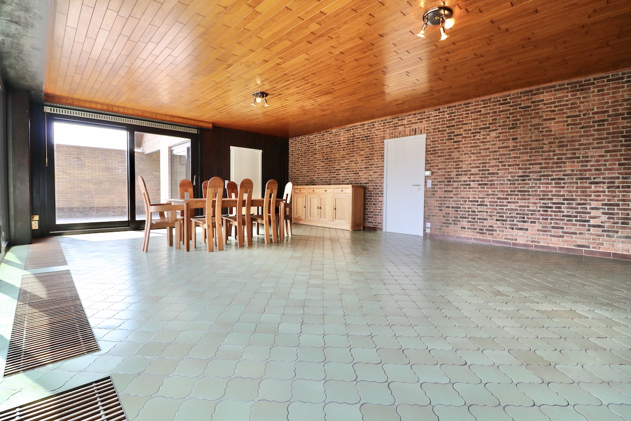 Ruime villa met 4 slp, tuin, 2 terrassen en 2 garages voor 1.250 EUR/mnd - foto 5