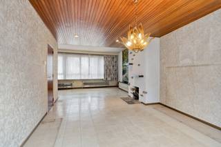 Are you looking for a home that you can decorate completely according to your own taste? This house to renovate located in Nolet De Bauwerestraat 8...