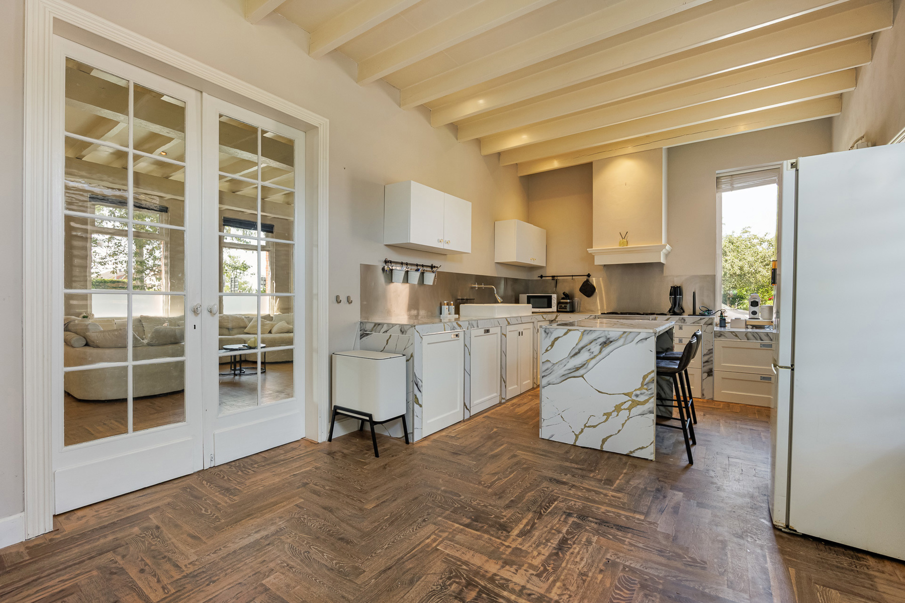 Ruime gezinswoning met 4 slaapkamers op een perceel van 610m². - foto 4