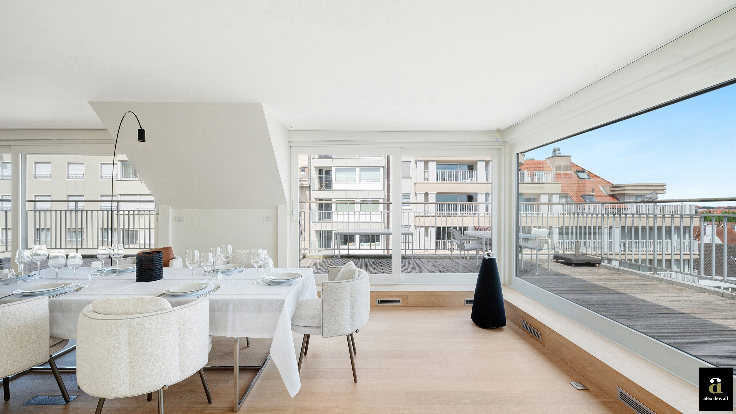 Sublieme zonnige penthouse met ruime terrassen en zijdelings zeezicht - foto 5