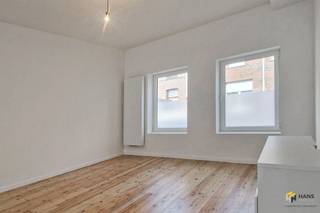 Het pand bevindt zich op een rustige locatie tussen de Rupel en het natuurdomein de Kleiputten, maar ondanks de rustige ligging zit je hier...