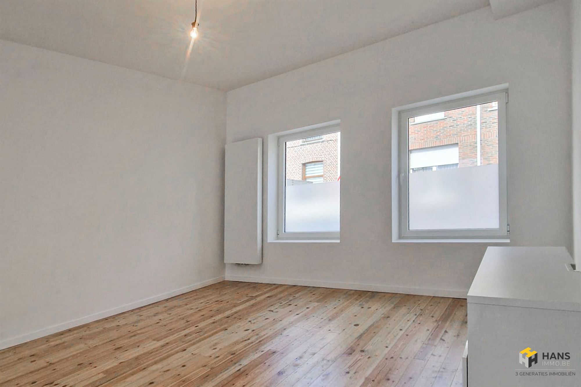 Instapklare woning (220 m²) met 3 slaapkamers en zuid-georiënteerde tuin (51 m²) in Rumst. - foto 3