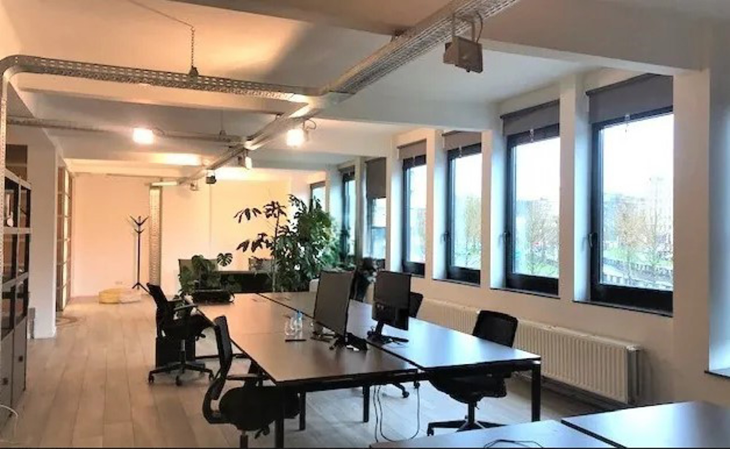 Kantoor 175m²  te huur nabij het Antwerpse Eilandje - foto 2