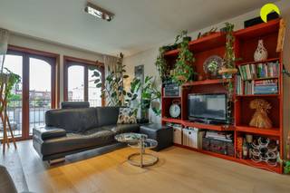 In de gezellige woonwijk Neerland, bieden wij u dit instapklare appartement op de eerste verdieping van een zeer verzorgd gebouw.Bij het appartement...