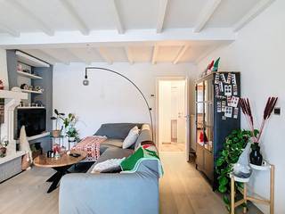 Are you looking for a ready-to-move-in and spacious apartment for rent in the cozy center of Kieldrecht? This modern building is perfectly...