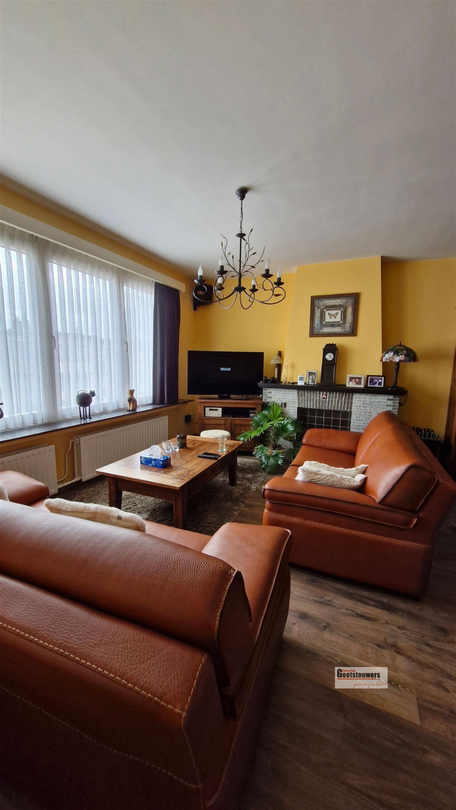 Appartement, 2de verd. - 2 slpks, terras - geen lift - met autostaanplaats - foto 4