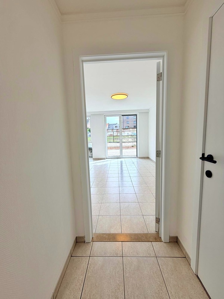 Gelijkvloers appartement met 2 slaapkamers en parking te huur in het centrum van Lanaken - foto 3