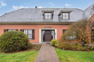 Charmante karakterwoning gelegen in de gegeerde Blakmeers-verkaveling, een groene omgeving met tal van wandel- en fietsroutes, waar het rustig...