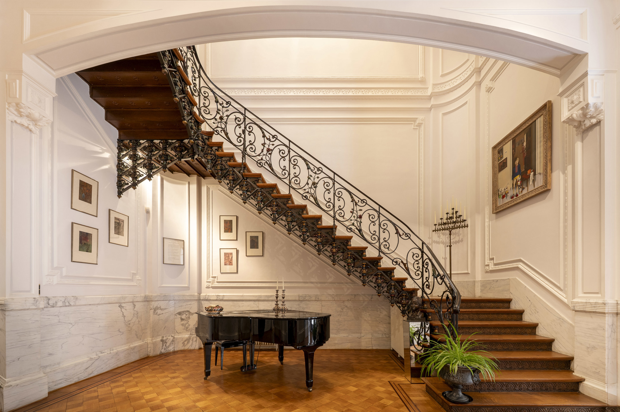 ANTWERPEN - Authentieke meesterwoning met vier garages - foto 2