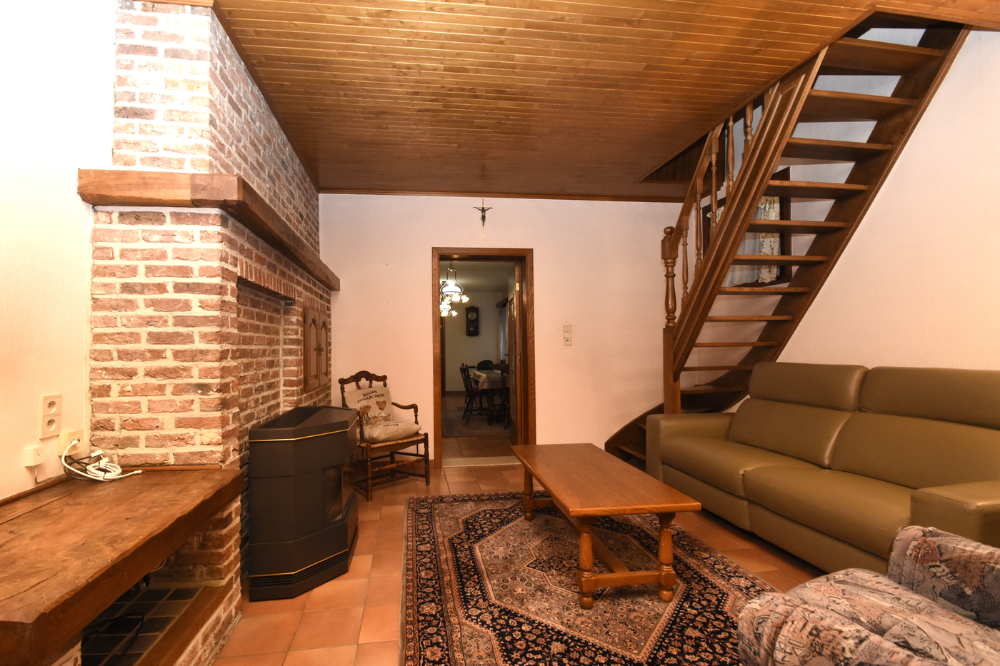 Op te frissen woning met 3 slaapkamers in hartje Kruibeke - photo 3