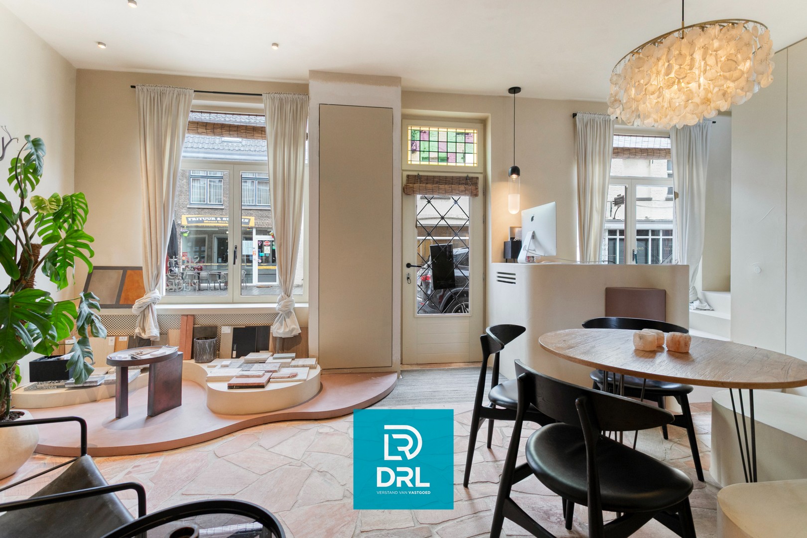 STIJLVOLLE WONING met MULTIFUNCTIONEEL GELIJKVLOERS te BRUGGE - foto 4