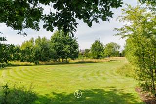 Aan de rand van het uitgestrekte natuurgebied rond het Schulensmeer in Lummen, verschuilt zich dit uitzonderlijk landgoed, met een geschiedenis...