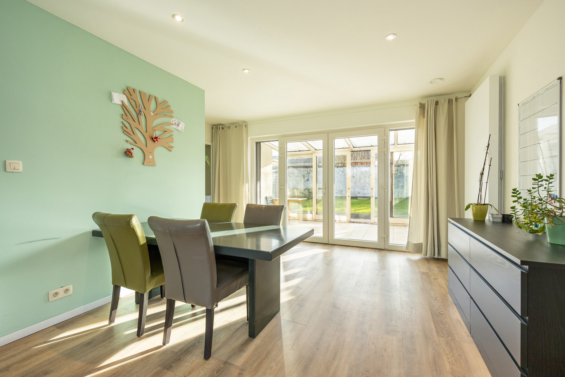 Energiezuinige halfopen bebouwing met 3 slaapkamers op een perceel van 475m². - foto 4