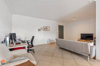 Op een uitstekende locatie te Mechelen langs domein Montreal bevindt zich dit gelijkvloerse appartement met 2 slaapkamers en een leuk terras. U...